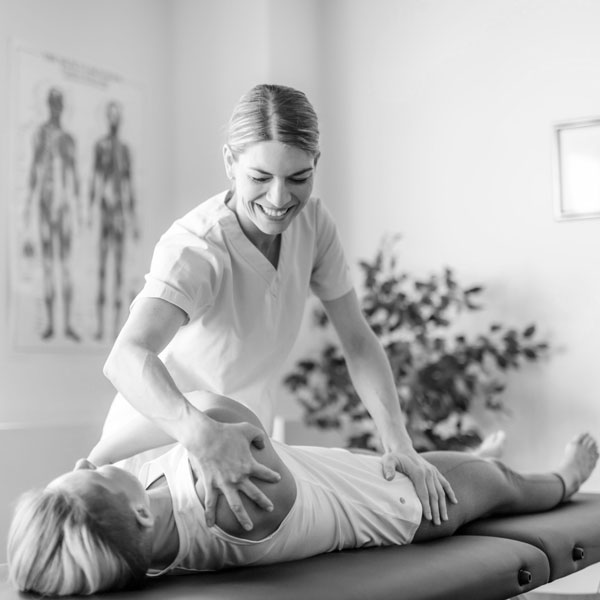 Black-and-white-image-for-free-physio-consultation